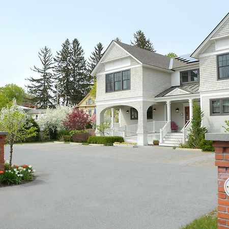 The Springwater Bed And Breakfast Саратога-Спрингс Экстерьер фото