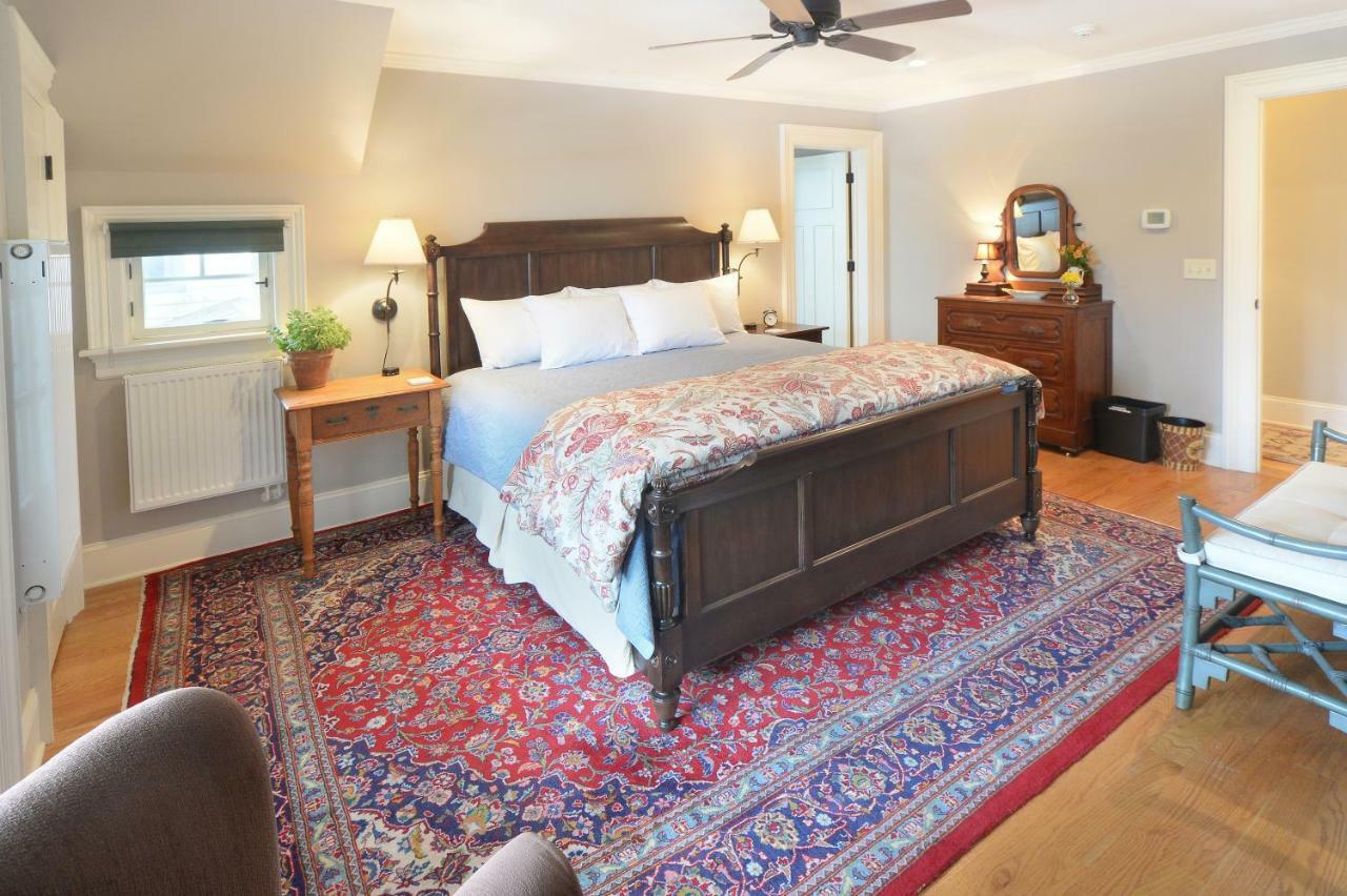 The Springwater Bed And Breakfast Саратога-Спрингс Экстерьер фото