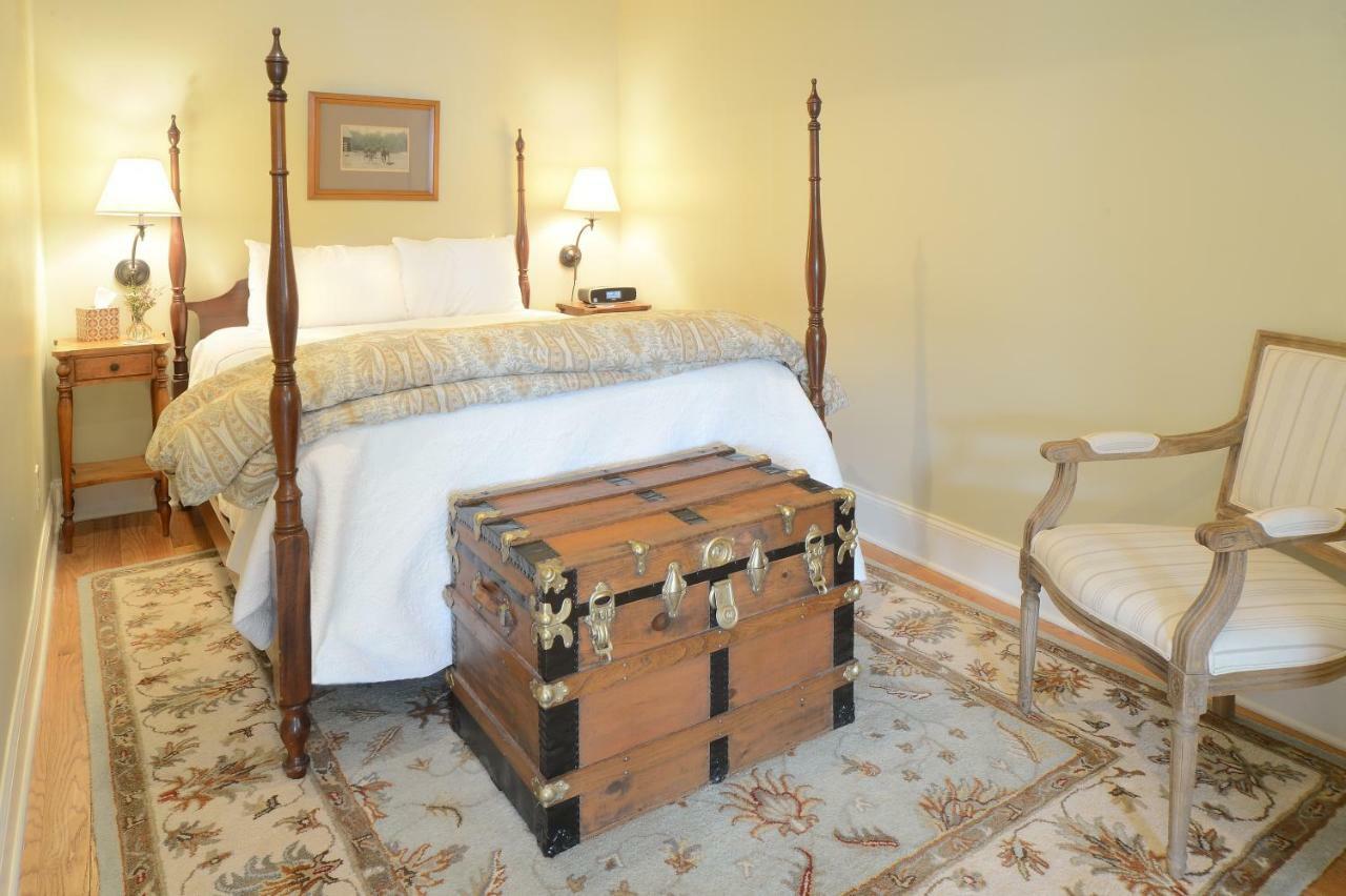 The Springwater Bed And Breakfast Саратога-Спрингс Экстерьер фото